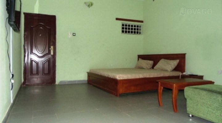 Sayos Hotel & Suites