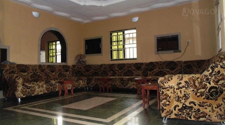 Kenny Sam Best Hotel