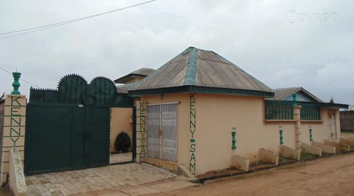 Kenny Sam Best Hotel