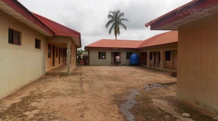 Adamkende Plaza