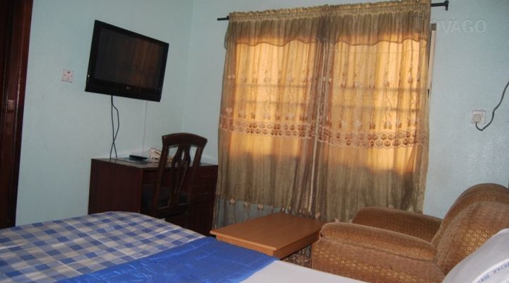 Jolac Hotel And Suites
