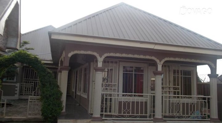 Wes-fat Suites, Restaurant and Bar