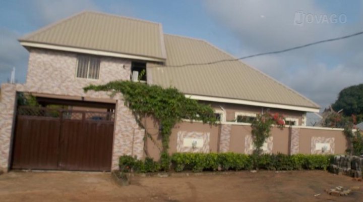 Wes-fat Suites, Restaurant and Bar