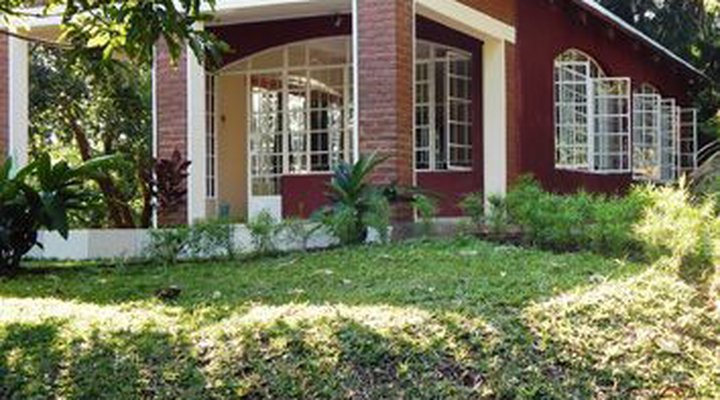 Kara O'mula Country Lodge