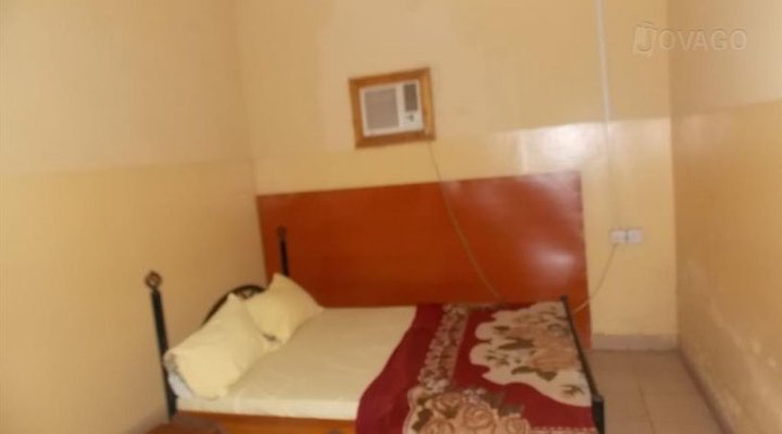 Jumat Guest Inn & Bar