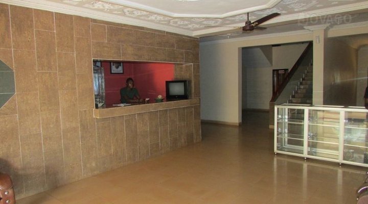 Zin-Nia Hotel