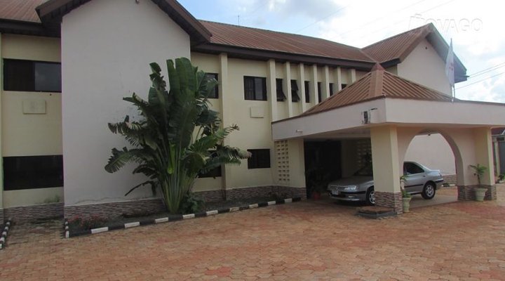 Zin-Nia Hotel