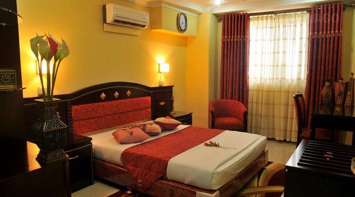Urban Rose Hotel