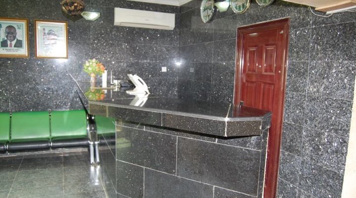 Giant Star Hotel And Suites