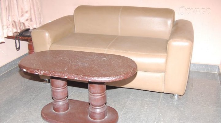 Giant Star Hotel And Suites