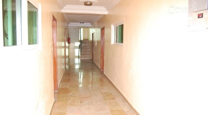 Giant Star Hotel And Suites
