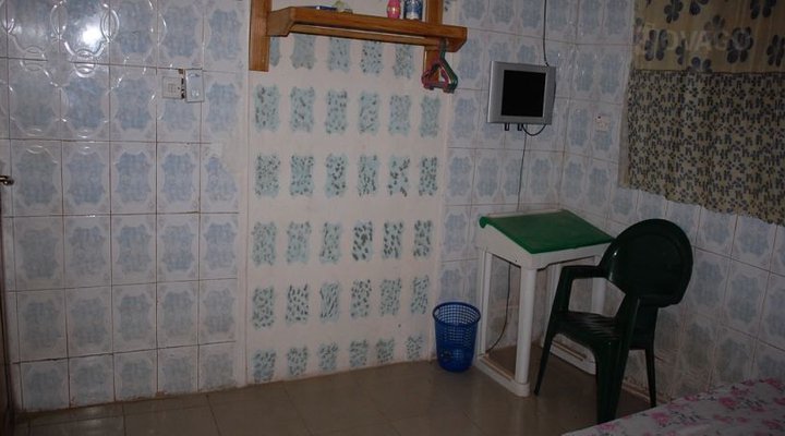 Gemini 6080 Bar And Guest House