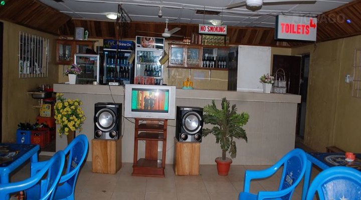 Gemini 6080 Bar And Guest House