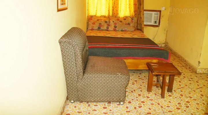 Crown Alexandral Hotel