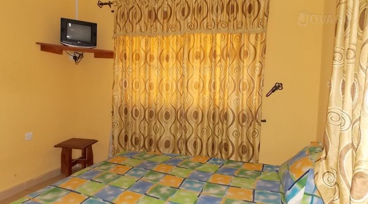 Arolak Model Hotel