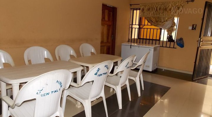 Arolak Model Hotel
