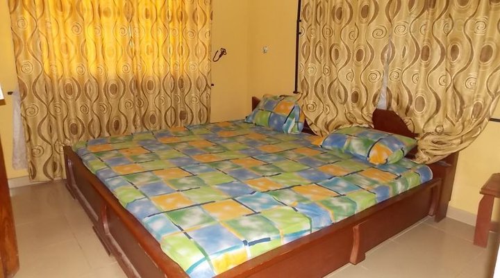 Arolak Model Hotel