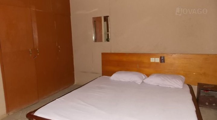 Azeez Hotel And Restaurant