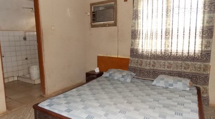 Azeez Hotel And Restaurant