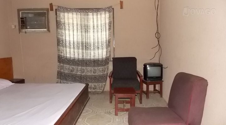 Azeez Hotel And Restaurant