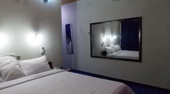 His Grace Hotel & Suites