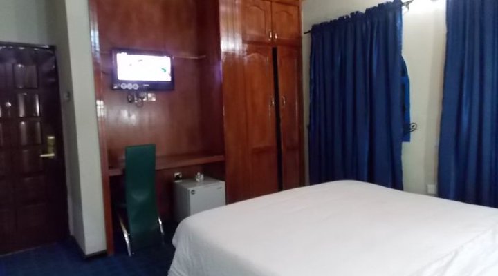 His Grace Hotel & Suites