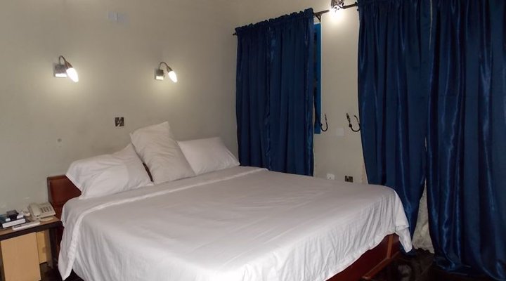 His Grace Hotel & Suites