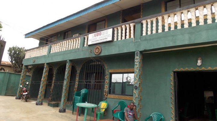 Oluomo MMK Motel