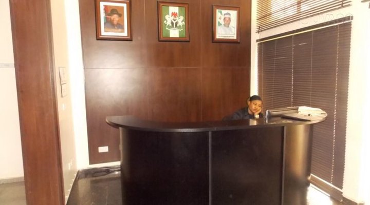 Lily Grand Hotel & Apartment