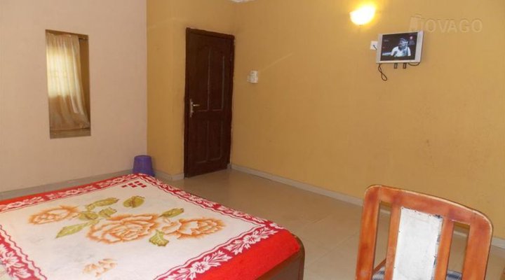 Phoenix Suites & Inn