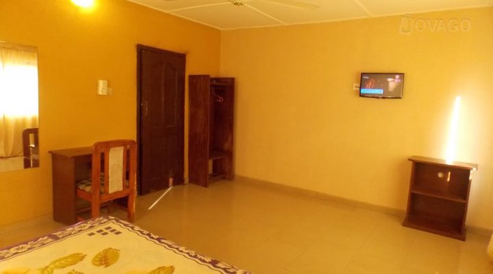 Phoenix Suites & Inn