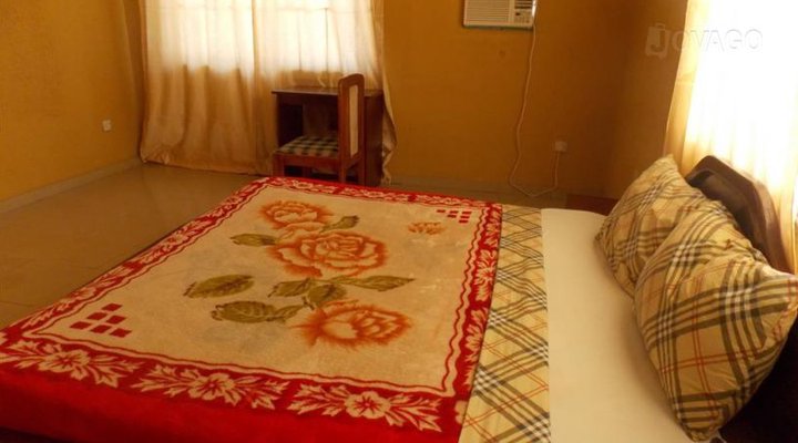 Phoenix Suites & Inn