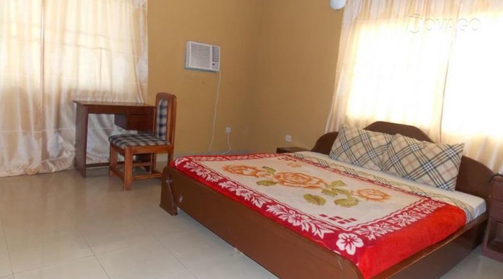 Phoenix Suites & Inn