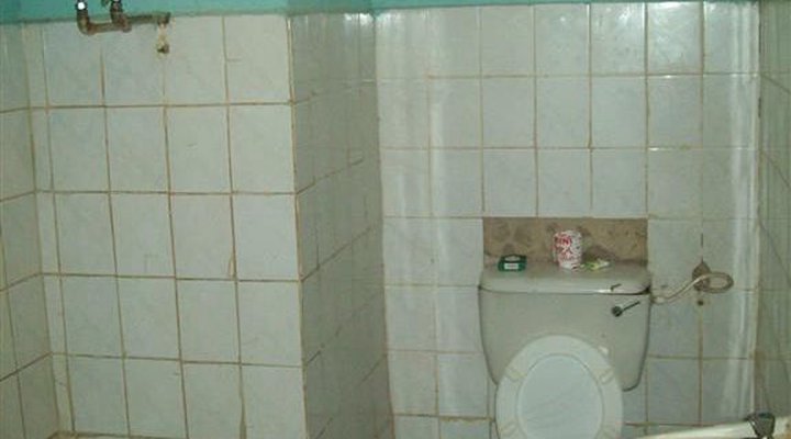 Bulma Guest Inn (White House)