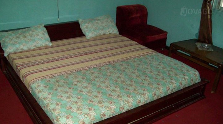 Bulma Guest Inn (White House)