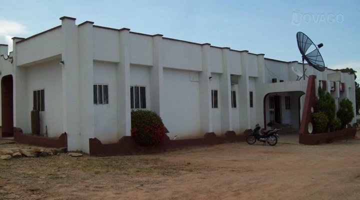 Bulma Guest Inn (White House)