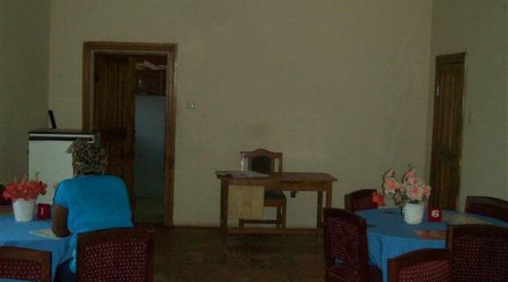 Bulma Guest Inn (White House)