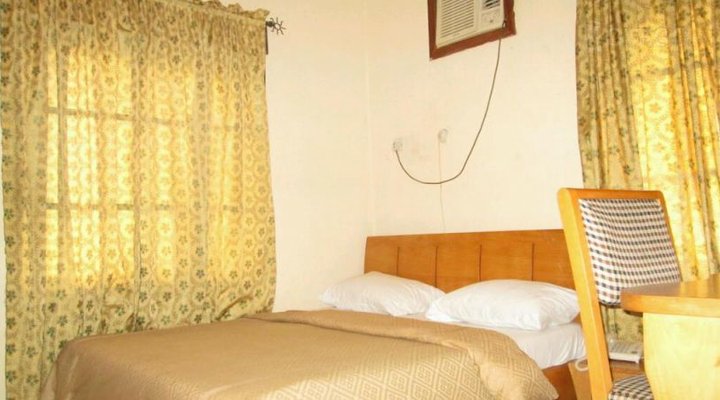 Sweet Dreams Hotel & Suites