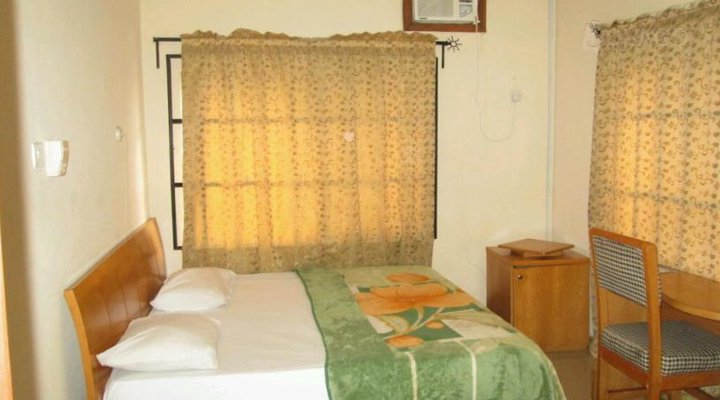Sweet Dreams Hotel & Suites