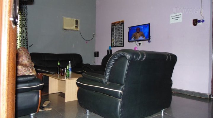 Cool Planet Inn (Elliot)