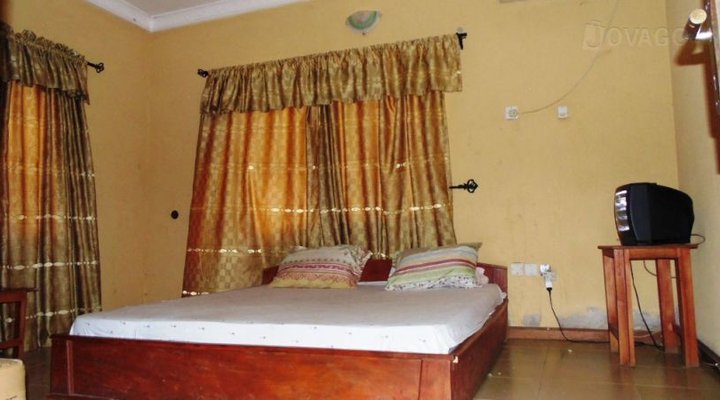 Imarauyi Peace Hotel