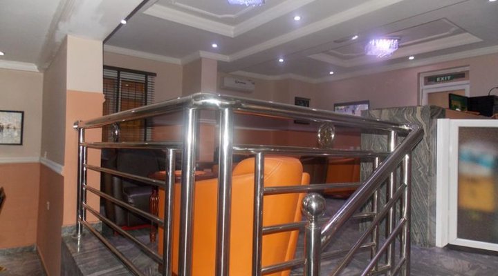 Dipri Suites