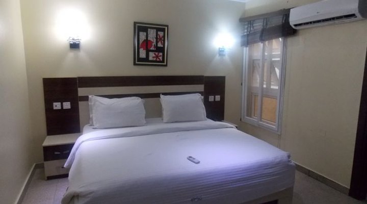 Dipri Suites