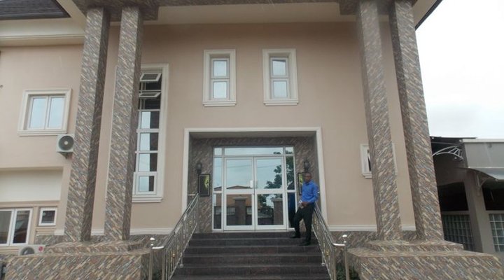 Dipri Suites