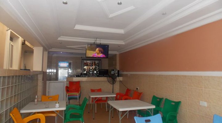 Dipri Suites