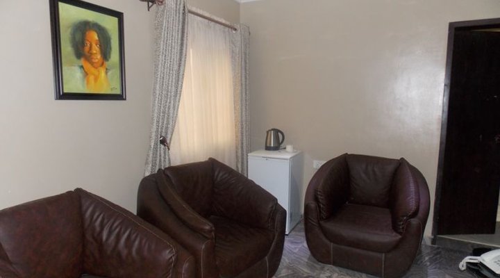 Dipri Suites