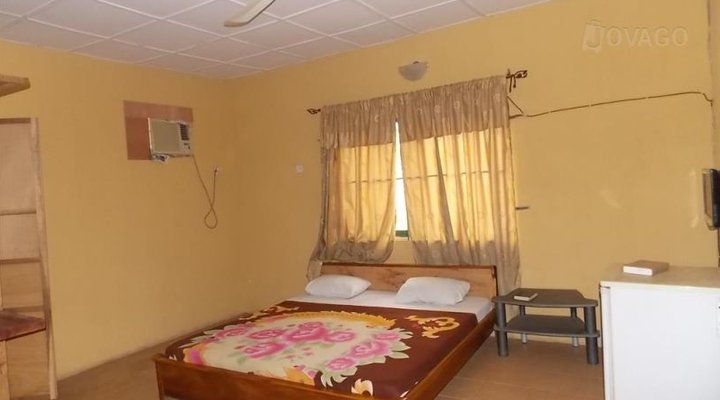 Amoted Royal Hotel and Tours