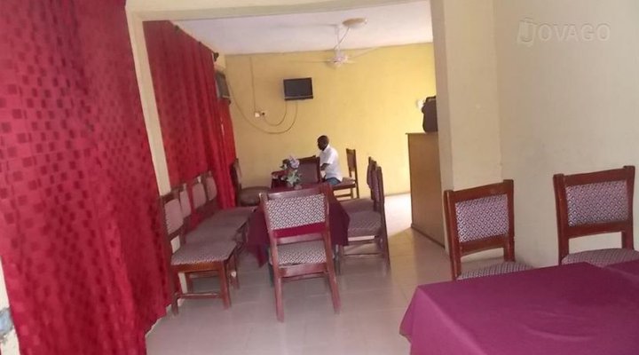 Amoted Royal Hotel and Tours