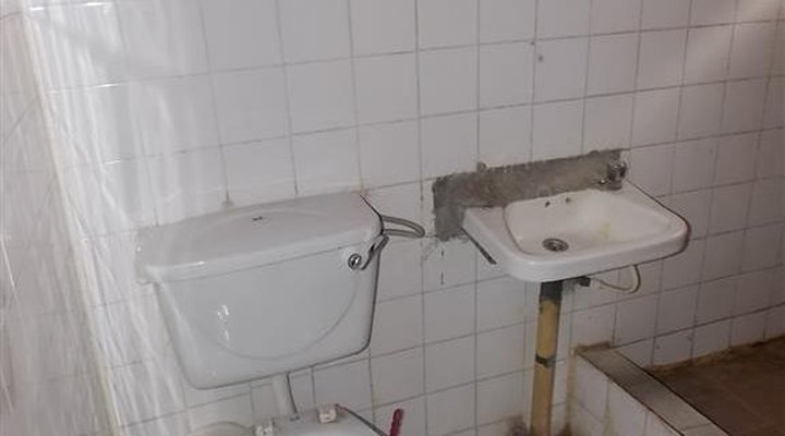 Amoted Royal Hotel and Tours