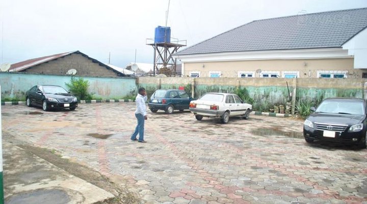 De Laws Motel Nigeria Ltd